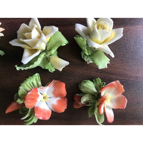Vtg Capodimonte Set Of 6 Pairs Different Mini Flowers Made In Italy Gold Accents - Picture 3 of 10